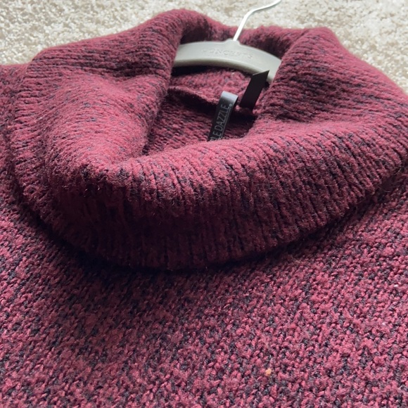 Turtle Neck Ribbed Maroon Sweater - Picture 2 of 6